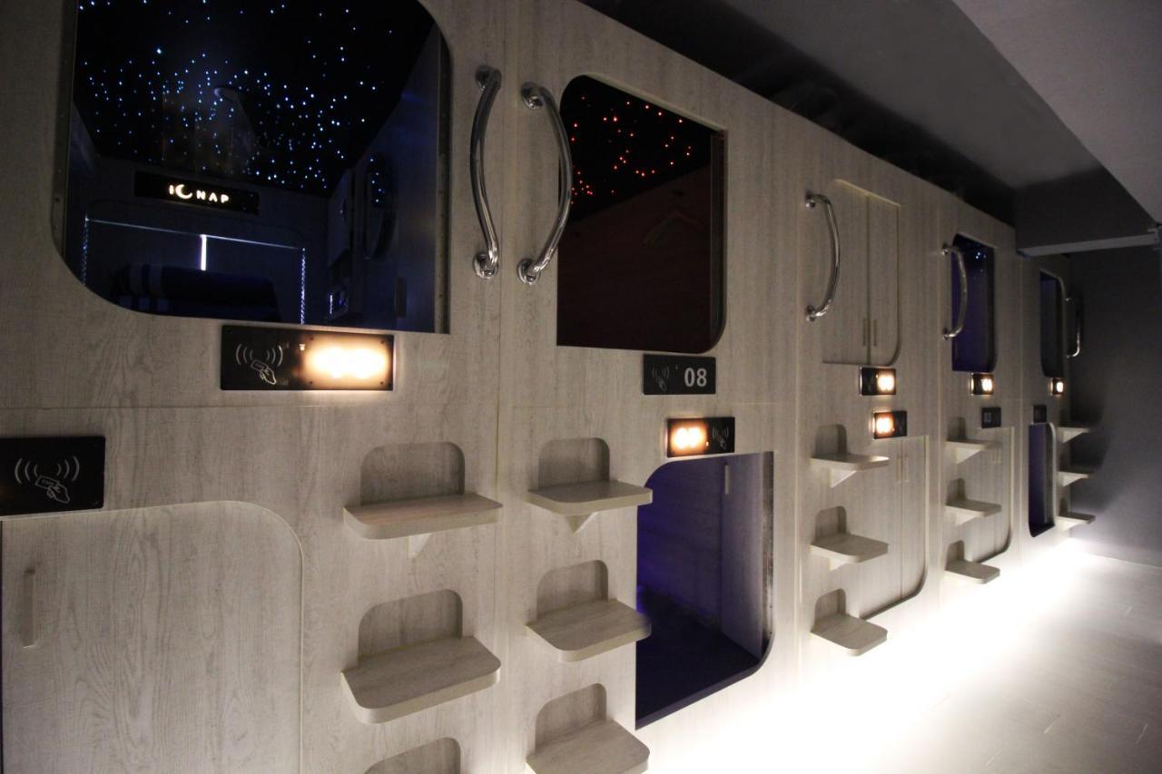 L'Etoile De Mer Mong Kok - Capsule Hotel Kowloon  Exterior photo